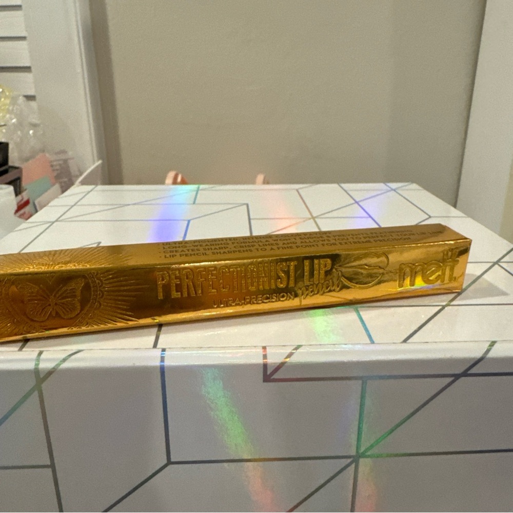 Melt Perfectionist Lip Pencil in   New in box - Picture 12 of 14
